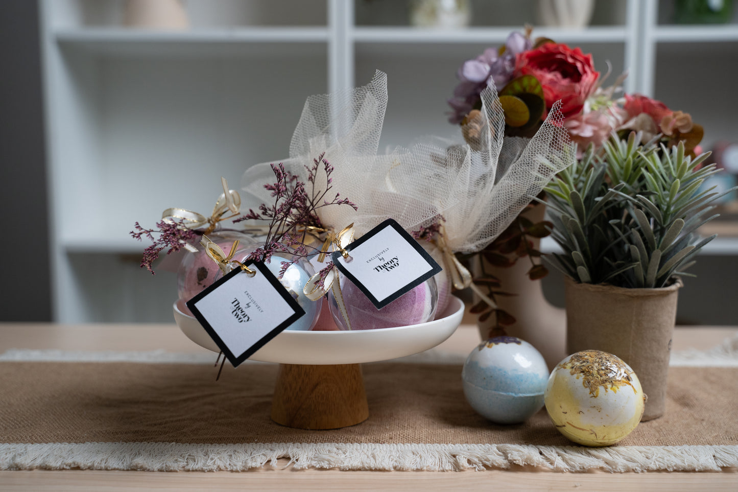 DRIED FLOWERS BATH BOMB