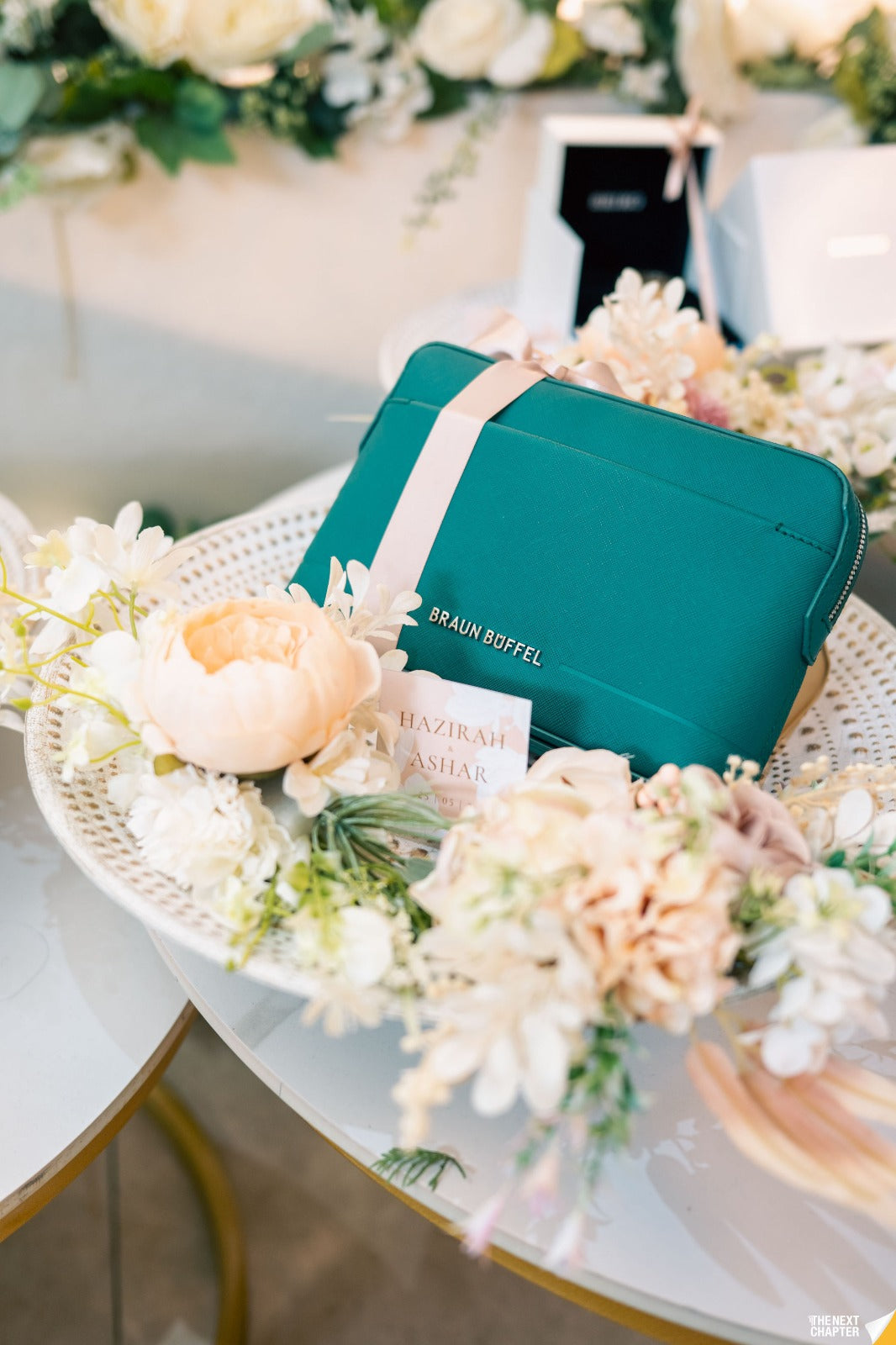 TERRA LUXE WOODEN WEDDING GIFT TRAY (GUBAHAN)