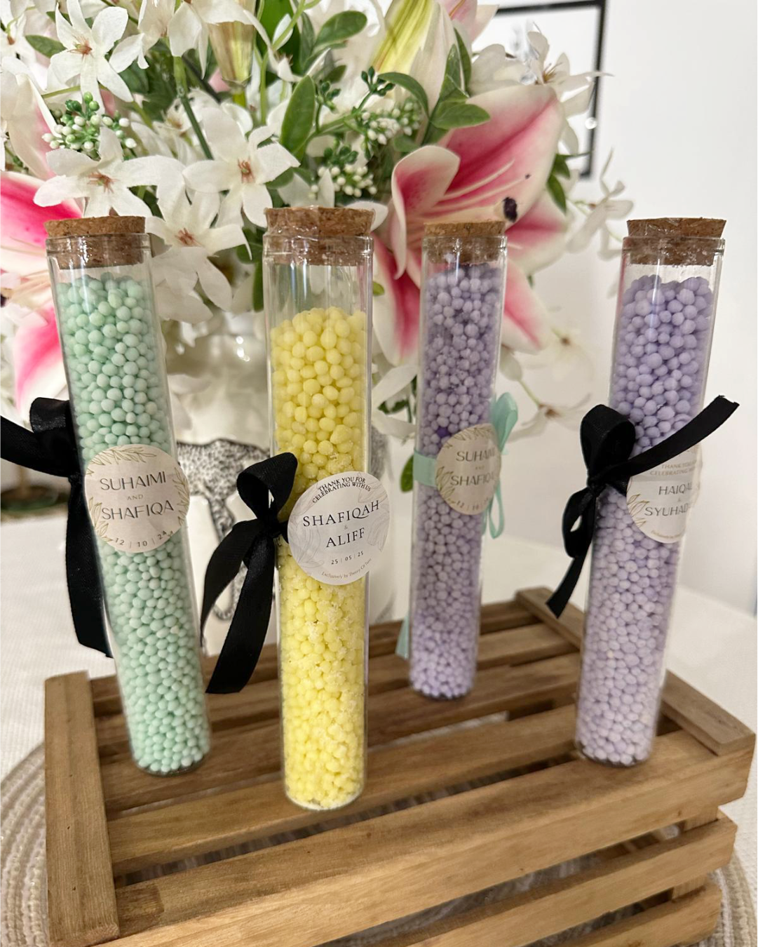 LAUNDRY BEADS IN GLASS TUBE