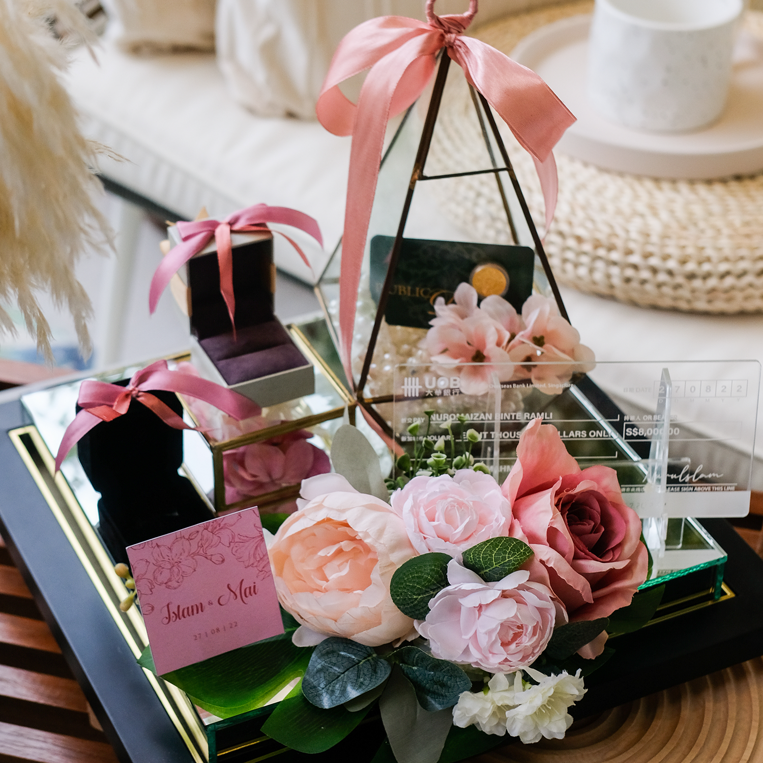 BLACK MIRROR-BASED WEDDING GIFT TRAY (GUBAHAN)