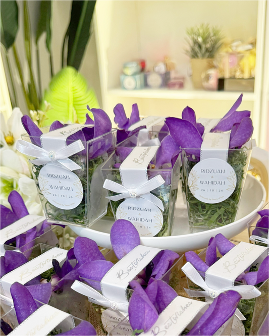 TRADITIONAL BUNGA RAMPAI IN ACRYLIC HOLDER (MINIMUM ORDER OF 30 PCS)