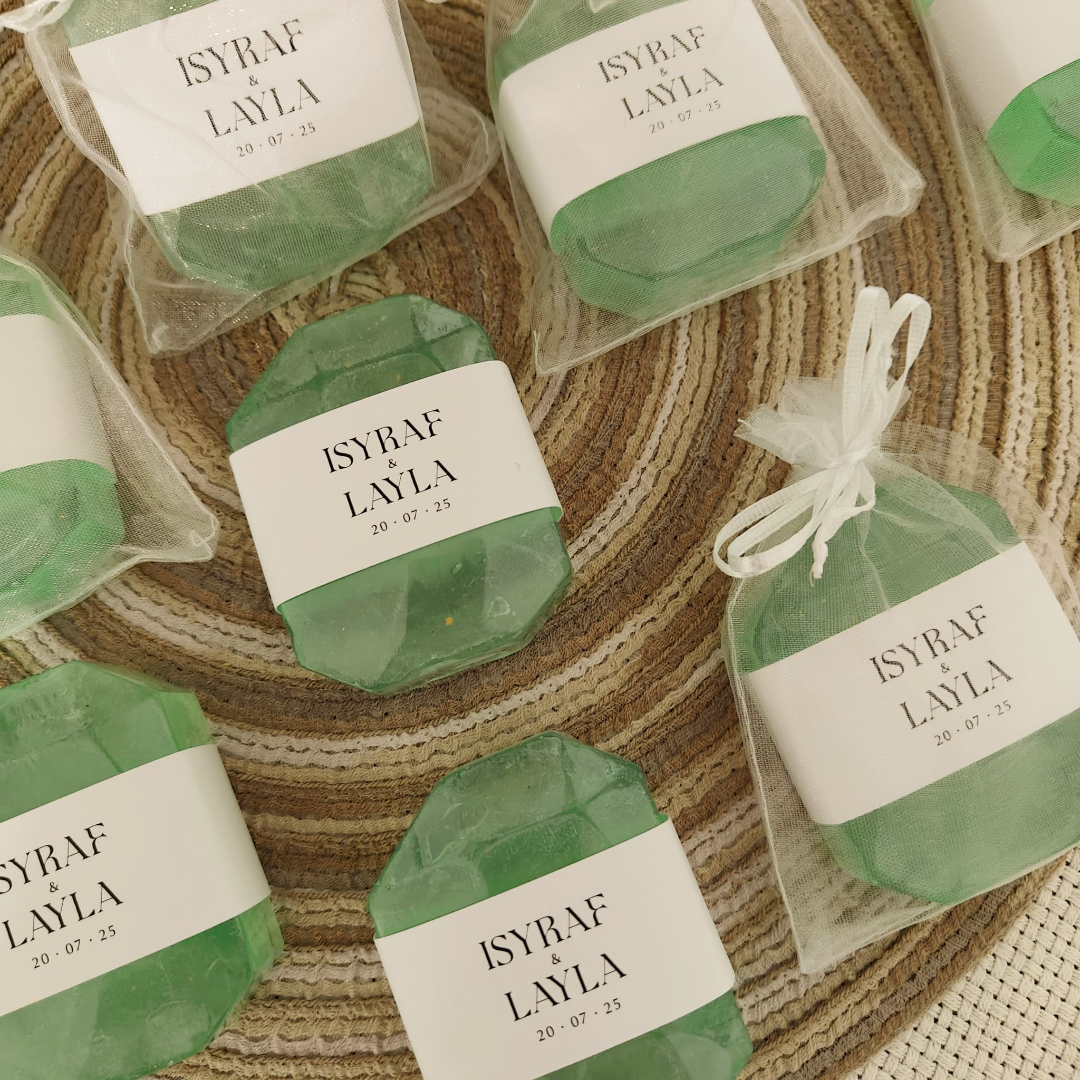 SCENTED GEM SOAP WITH PERSONALIZED SLEEVE + ORGANZA BAG