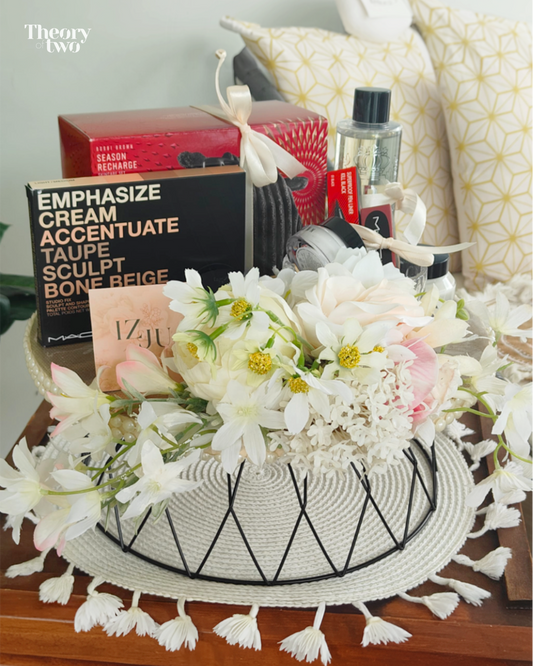 CLASSIC BROWN WOODEN BASE WEDDING GIFT TRAY (GUBAHAN)