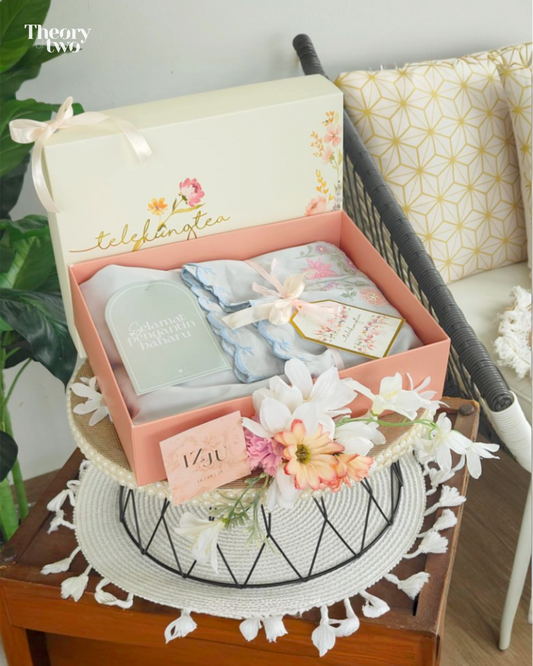 CLASSIC BROWN WOODEN BASE WEDDING GIFT TRAY (GUBAHAN)