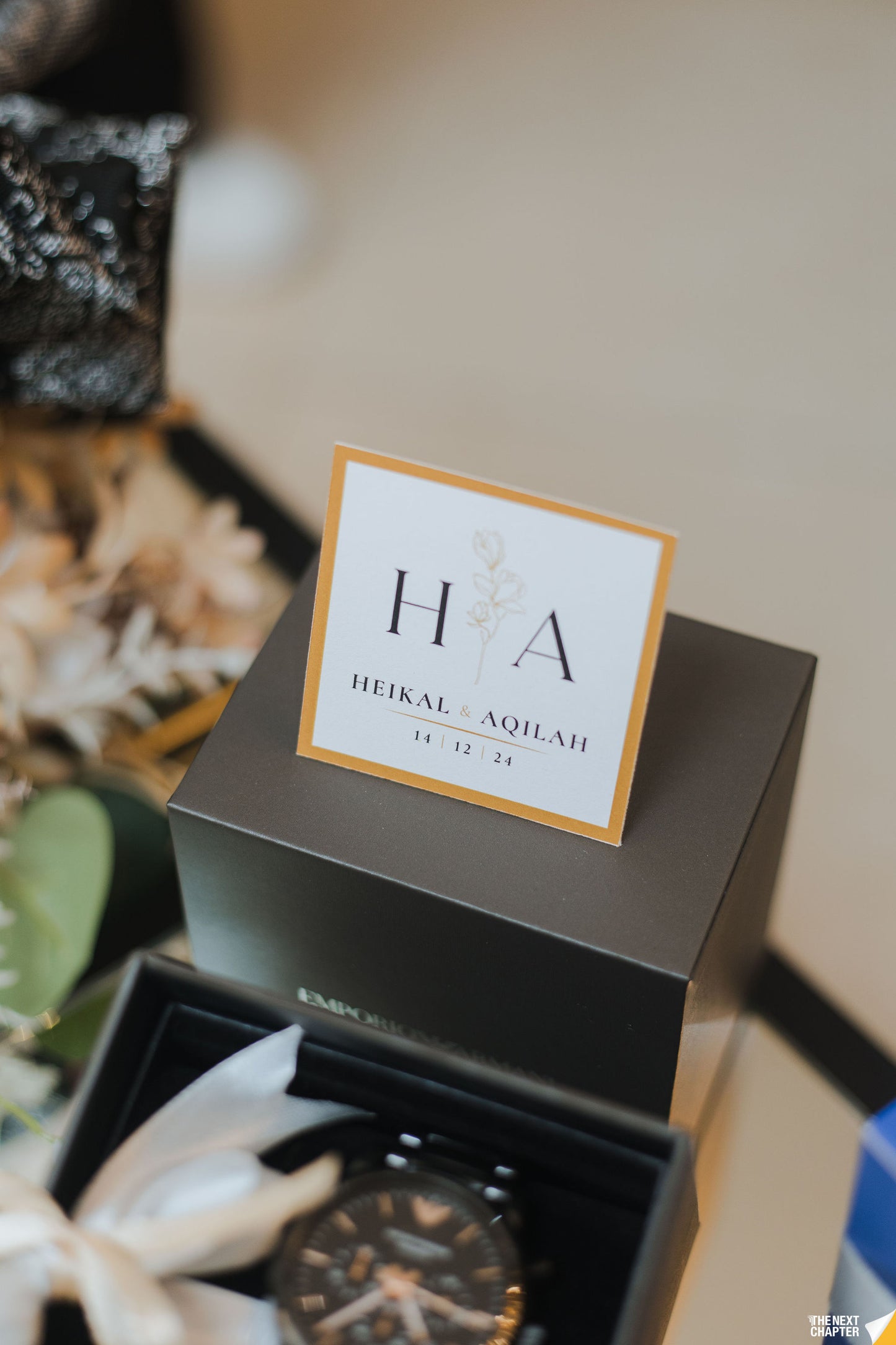 BLACK MIRRORED-BASE WEDDING GIFT TRAY (GUBAHAN)