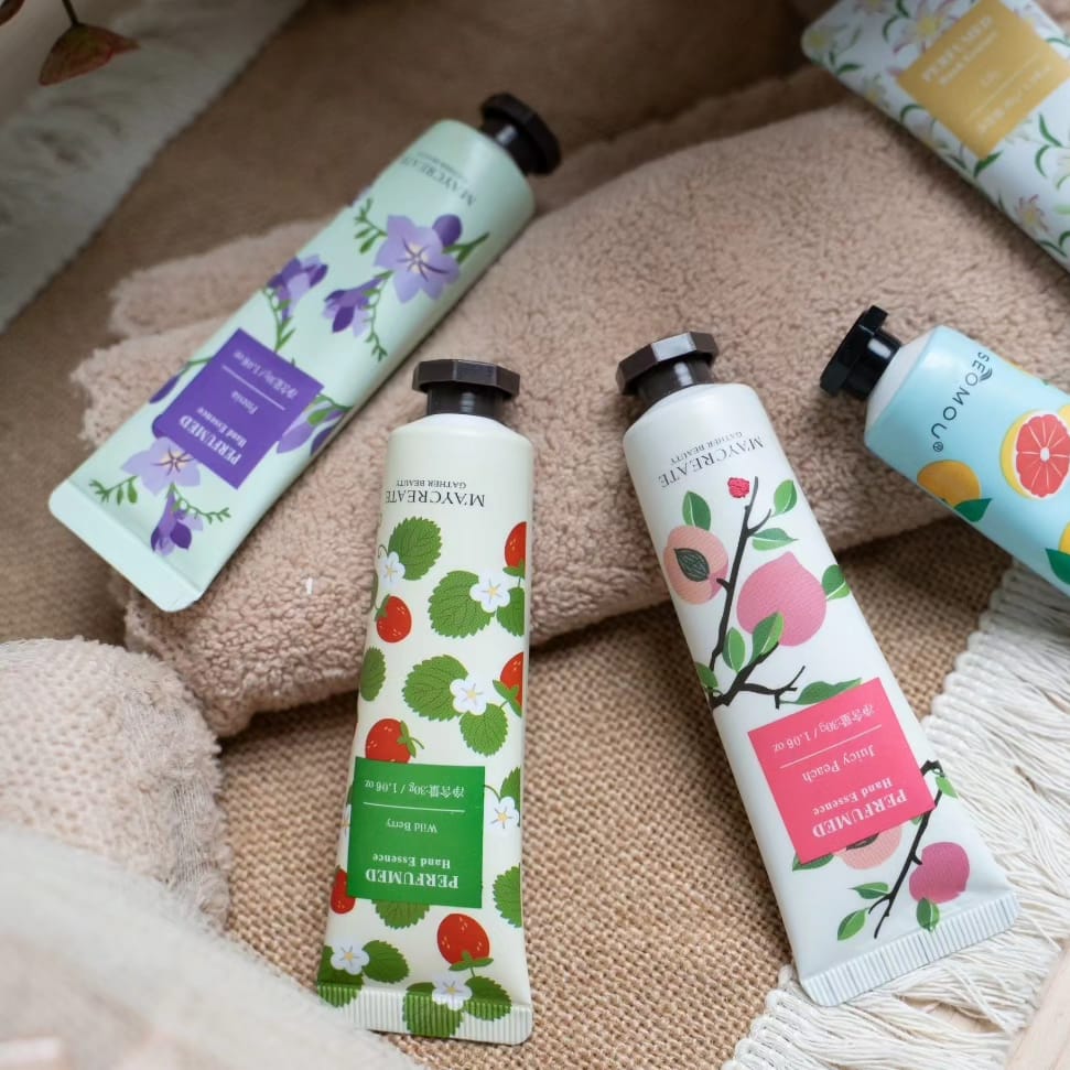 MICROFIBER TOWEL AND HAND LOTION SET 