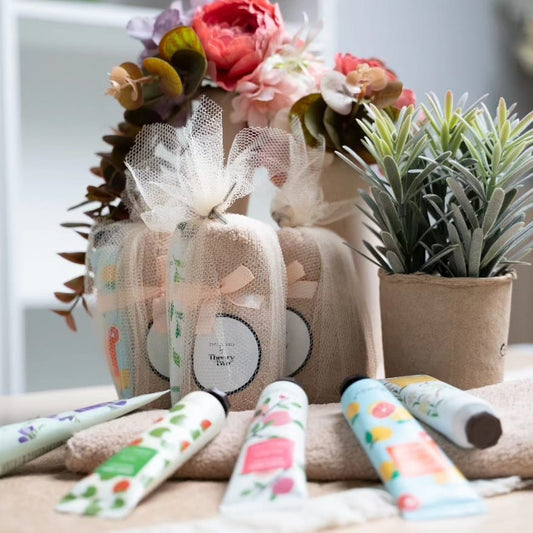 MICROFIBER TOWEL AND HAND LOTION SET 