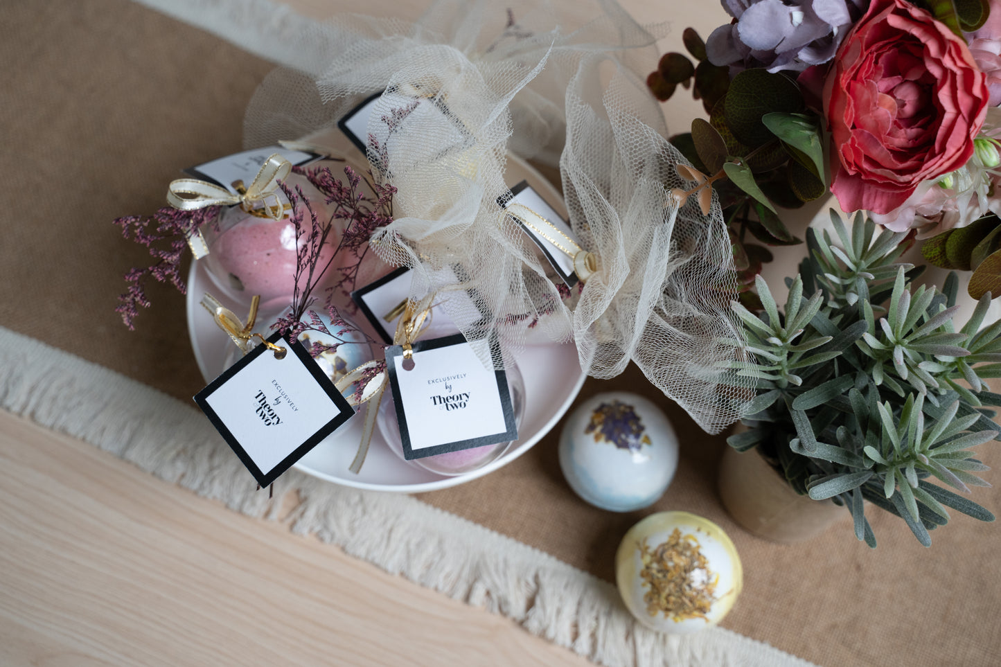 DRIED FLOWERS BATH BOMB