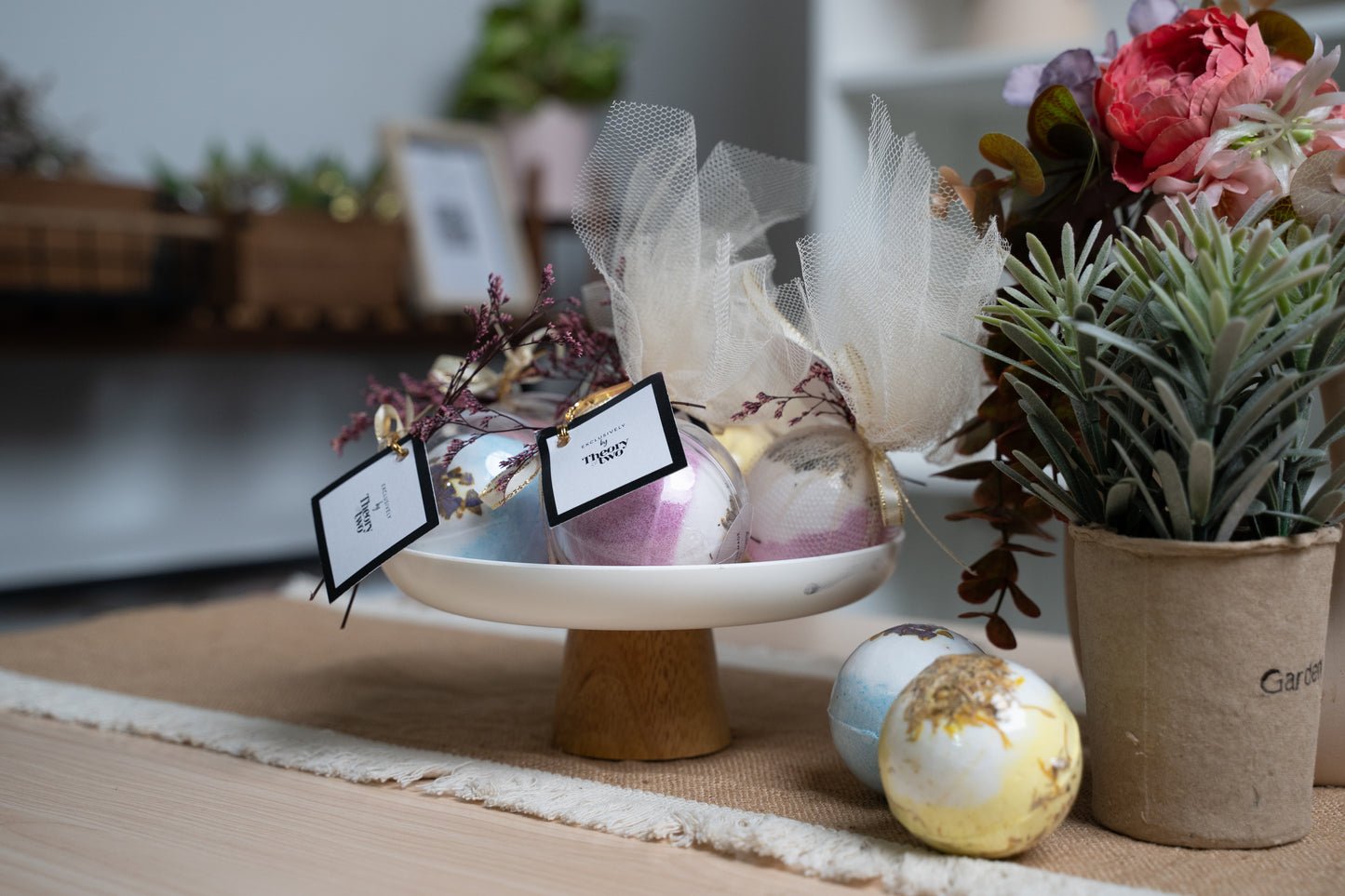 DRIED FLOWERS BATH BOMB