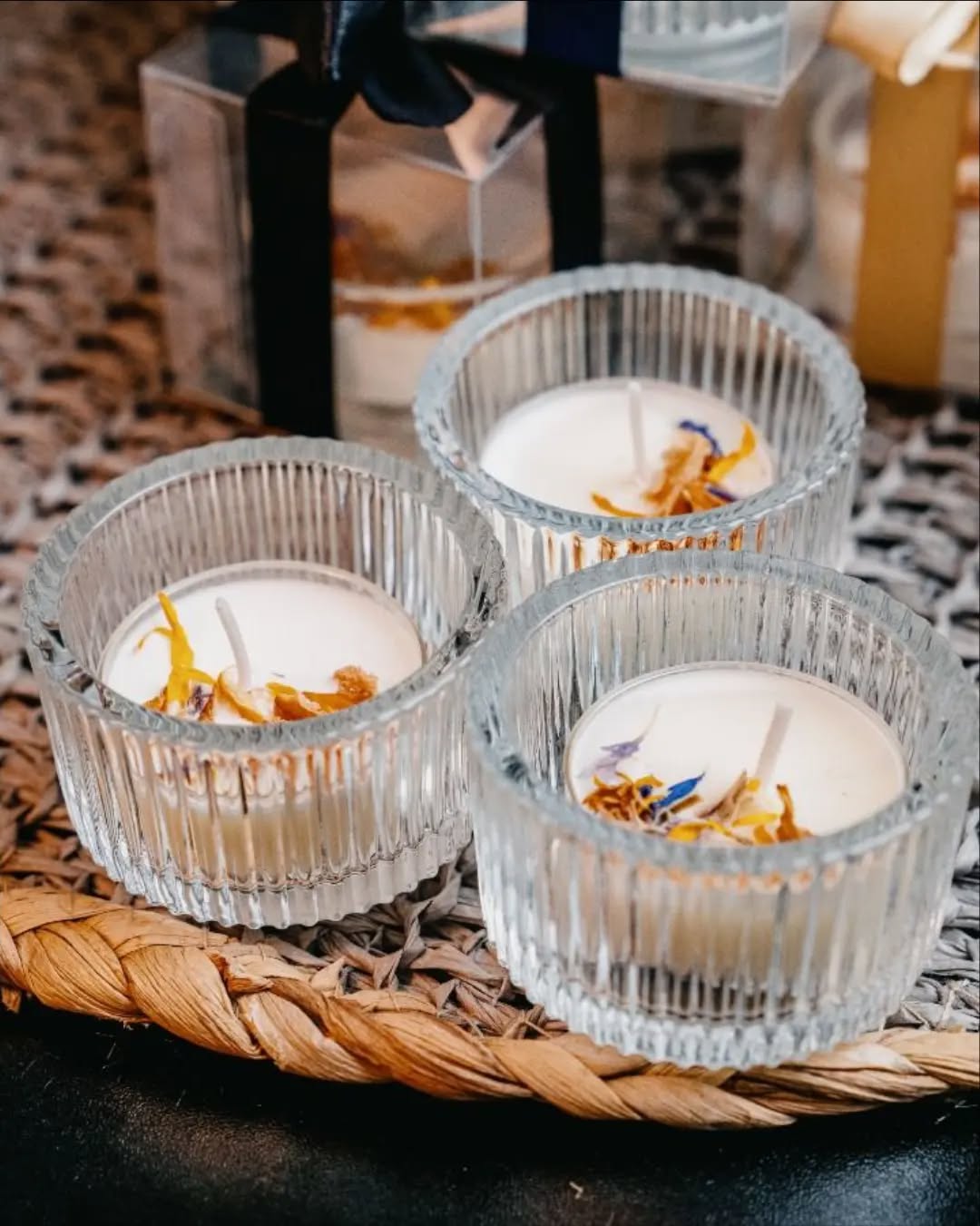 BUNGA RAMPAI TEA LIGHT + CLEAR GLASS HOLDER (MINIMUM ORDER OF 30 PCS)