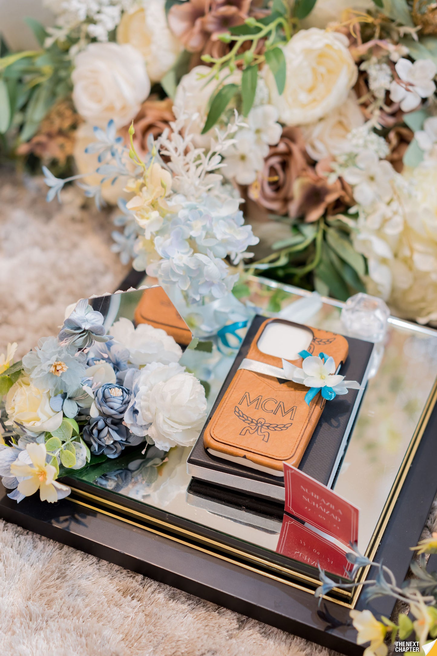 BLACK MIRRORED-BASE WEDDING GIFT TRAY (GUBAHAN)