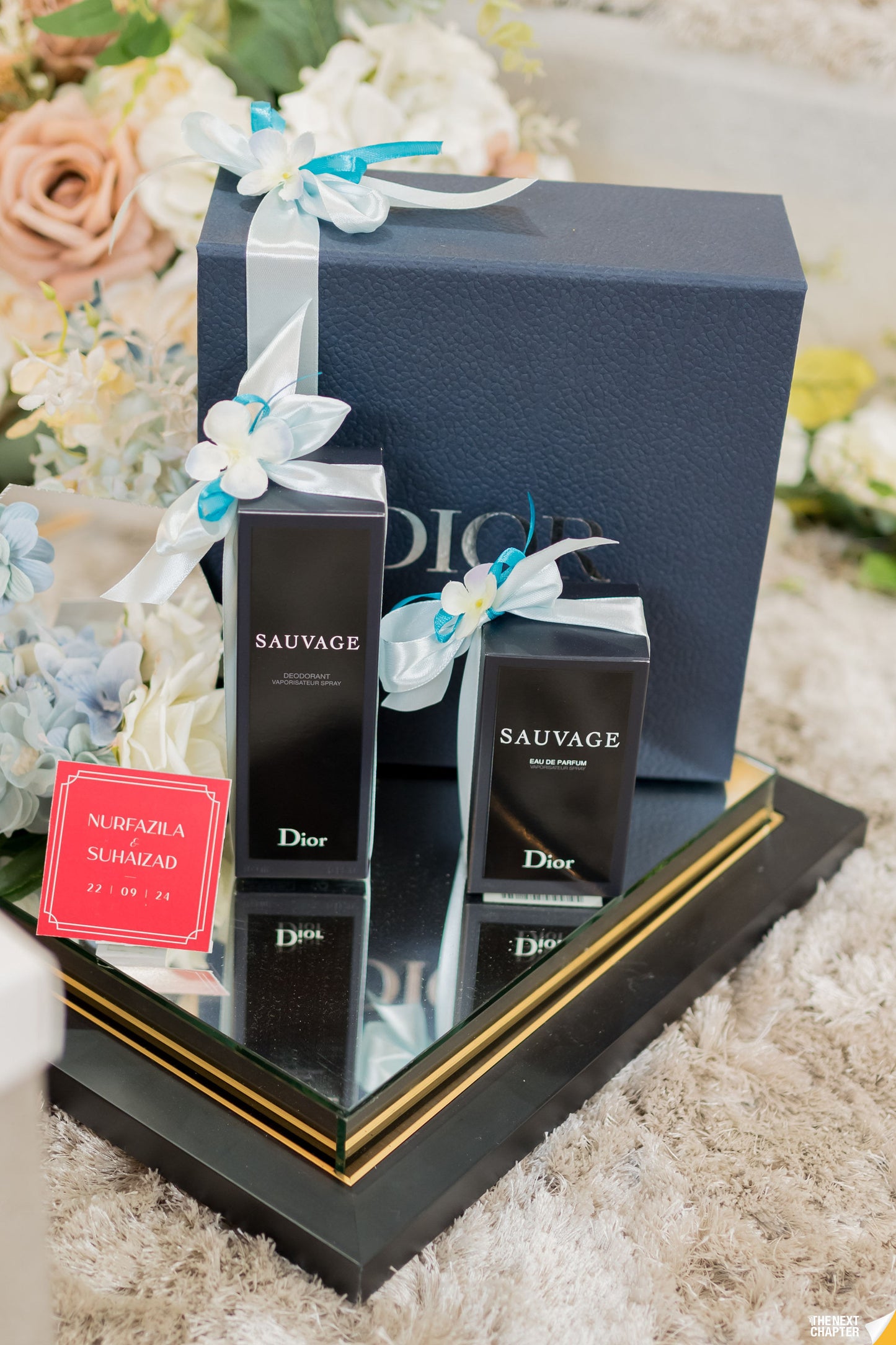 BLACK MIRRORED-BASE WEDDING GIFT TRAY (GUBAHAN)