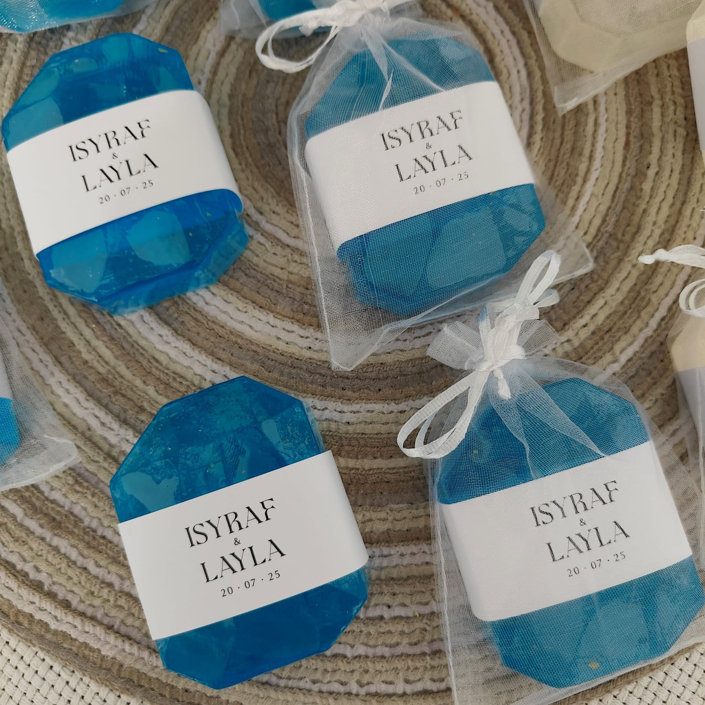 SCENTED GEM SOAP WITH PERSONALIZED SLEEVE + ORGANZA BAG