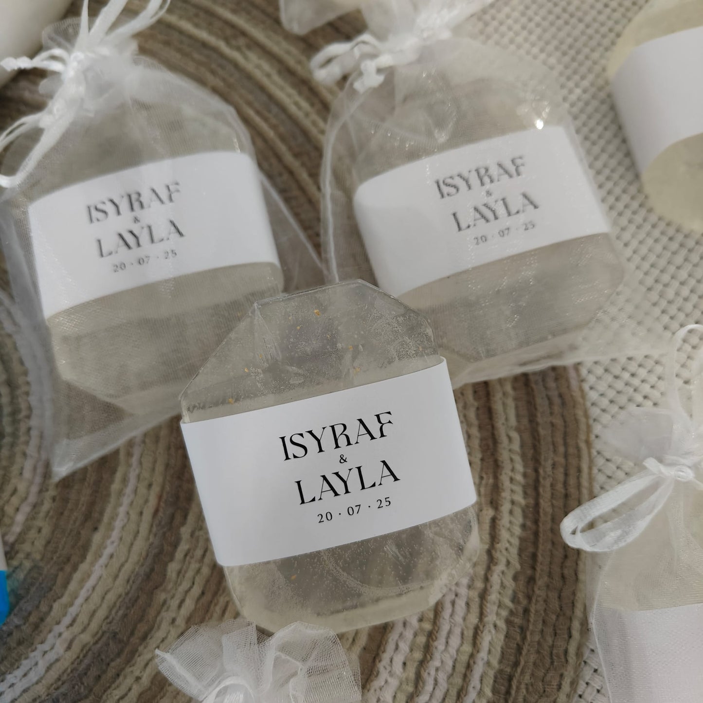 SCENTED GEM SOAP WITH PERSONALIZED SLEEVE + ORGANZA BAG