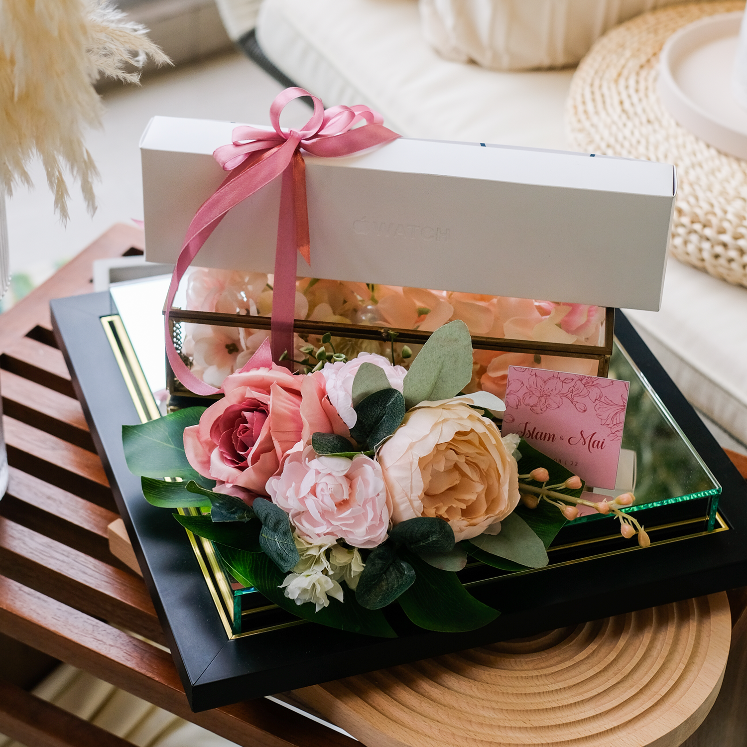 BLACK MIRROR-BASED WEDDING GIFT TRAY (GUBAHAN)