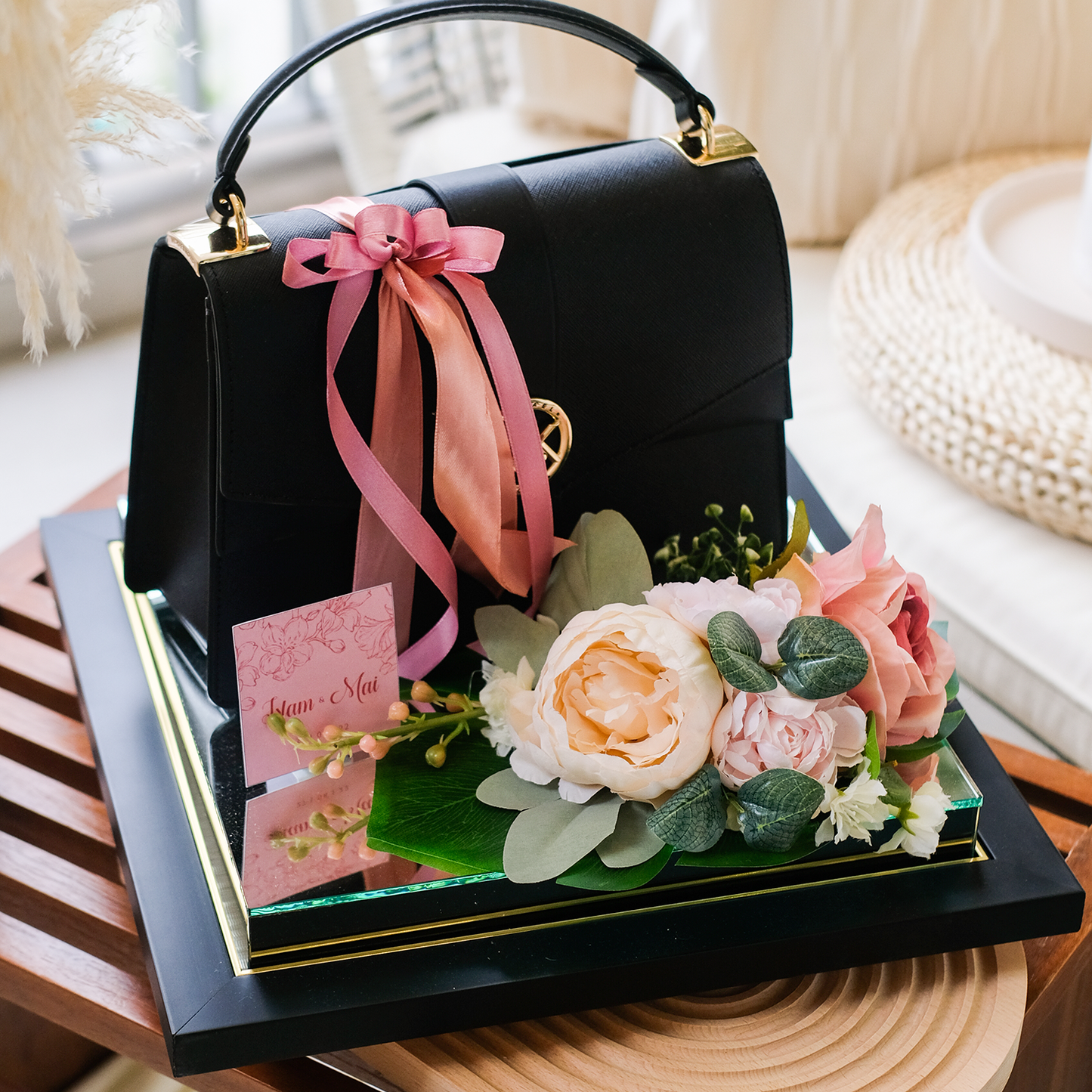 BLACK MIRROR-BASED WEDDING GIFT TRAY (GUBAHAN)