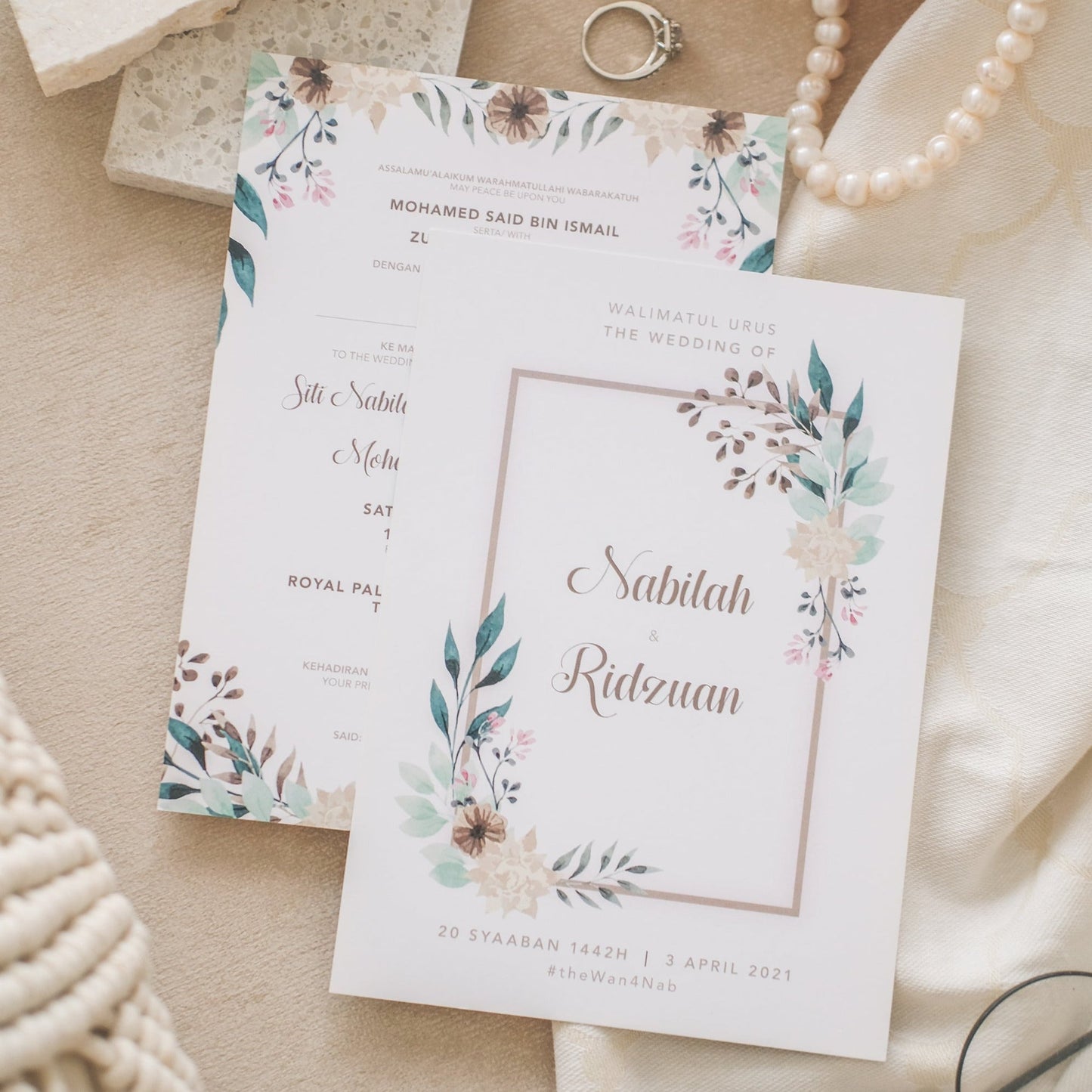 ELEGANT EUCALYPTUS FRAME WEDDING INVITATION