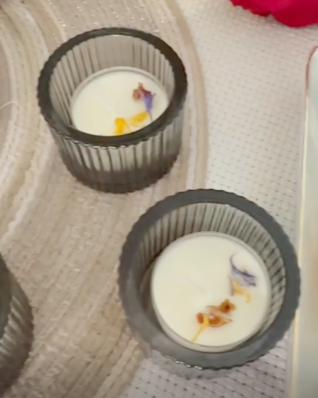 BUNGA RAMPAI TEA LIGHT + COLOURED GLASS HOLDER (MINIMUM ORDER OF 30 PCS)