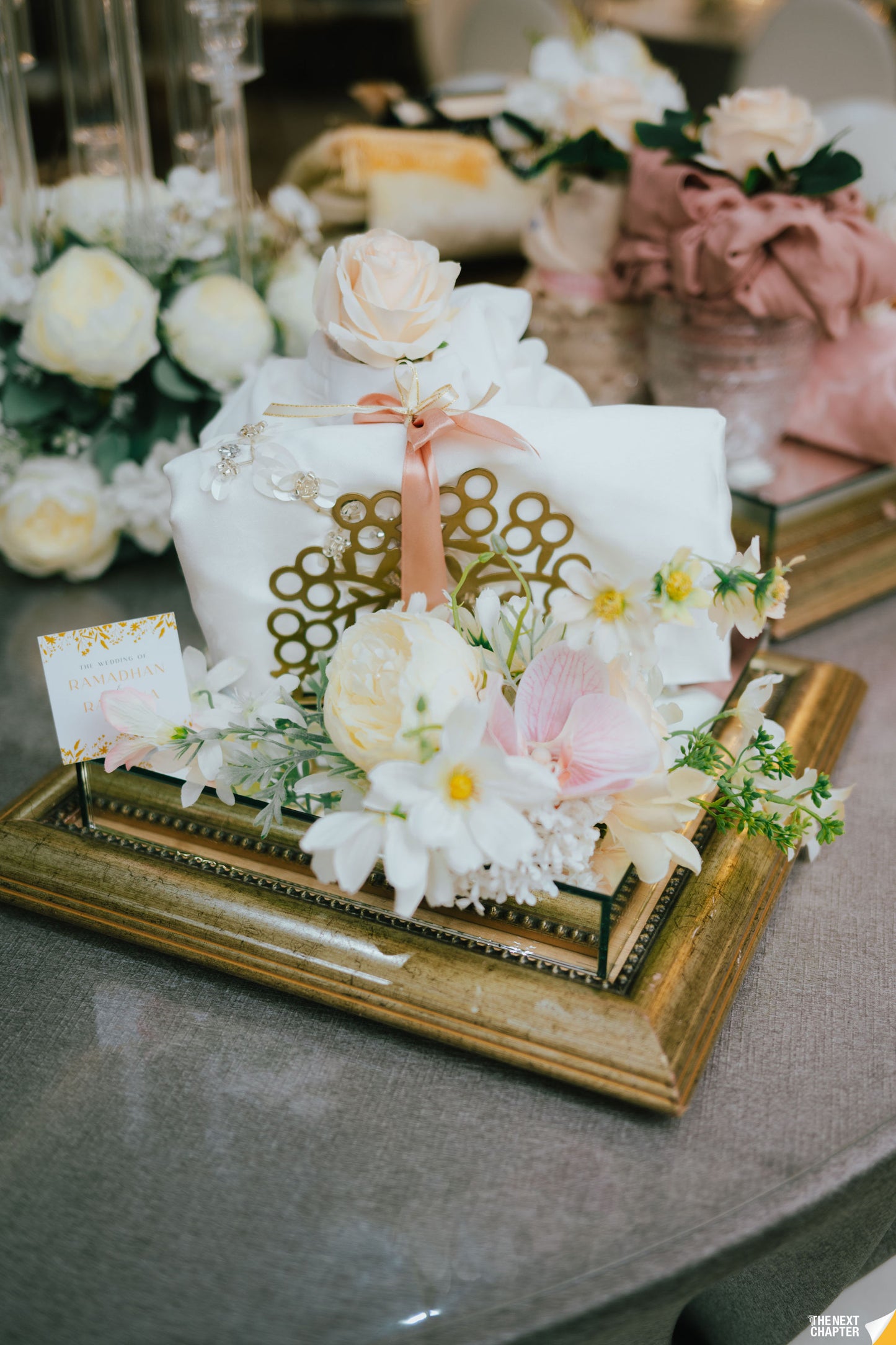 COPPER/ GOLD MIRRORED-BASE WEDDING GIFT TRAY (GUBAHAN)