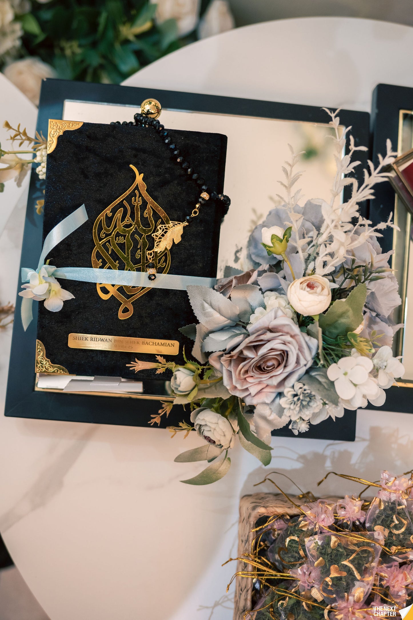 BLACK MIRRORED-BASE WEDDING GIFT TRAY (GUBAHAN)