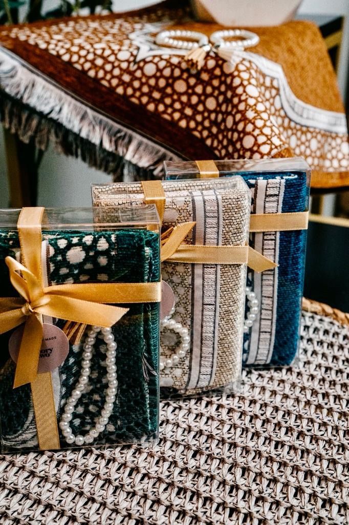 SEJADAH (35CM X 70CM) AND TASBIH IN ELEGANT PVC BOX